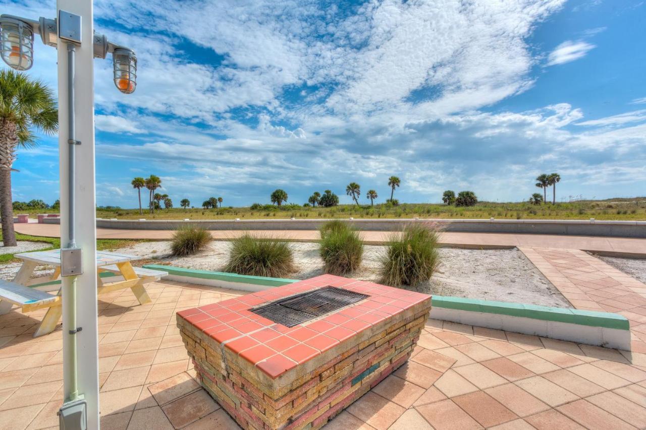 Tropic Terrace #16 - Beachfront Rental Apts St. Pete Beach Exterior photo