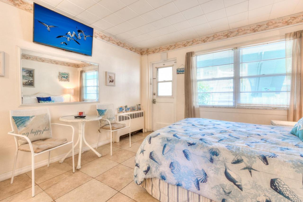Tropic Terrace #16 - Beachfront Rental Apts St. Pete Beach Exterior photo