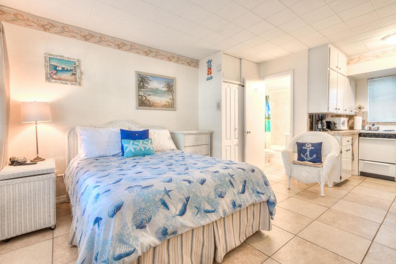 Tropic Terrace #16 - Beachfront Rental Apts St. Pete Beach Exterior photo